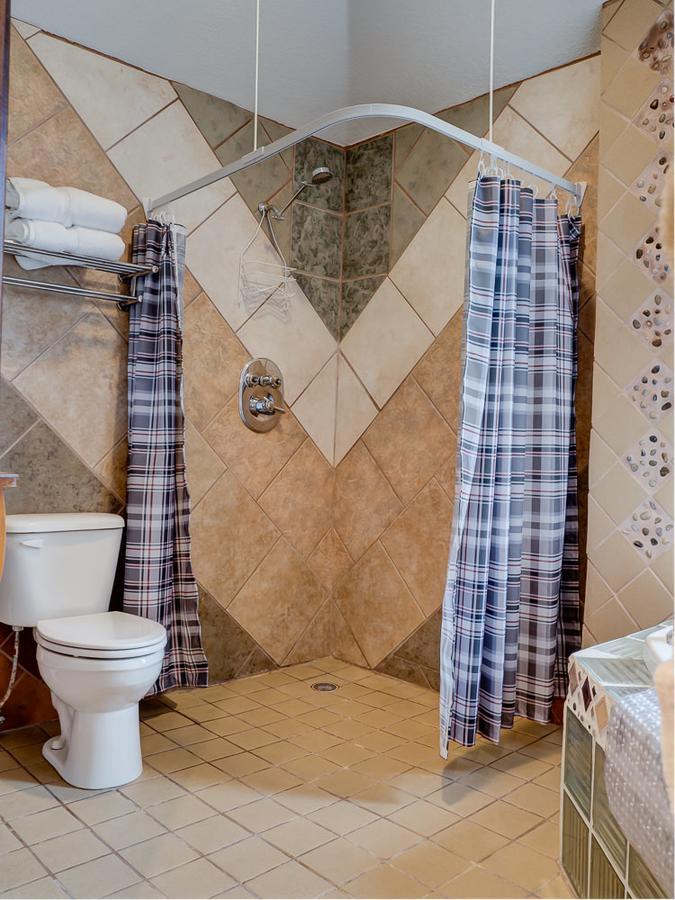 Fall River Suites Hot Springs Bagian luar foto