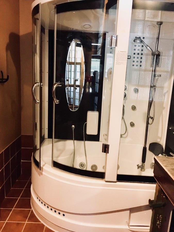 Fall River Suites Hot Springs Bagian luar foto
